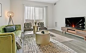 Bright & Comfortable Oakbrook 2Br Apt Free Parking - Ob 1